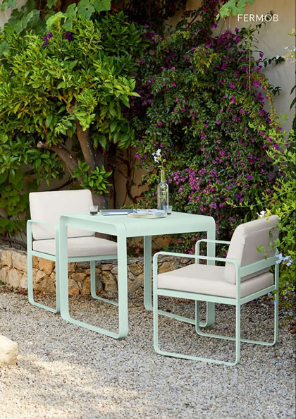 ベルビダイニングアームチェア／42リコリス／79フランネルグレー